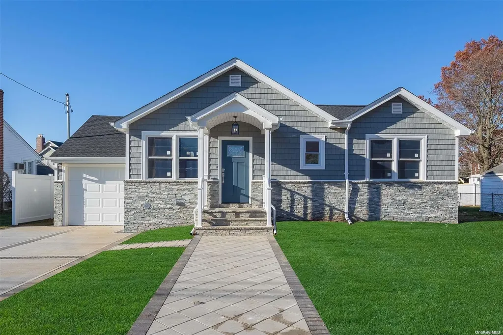 329 Christopher Street Oceanside NY 11572