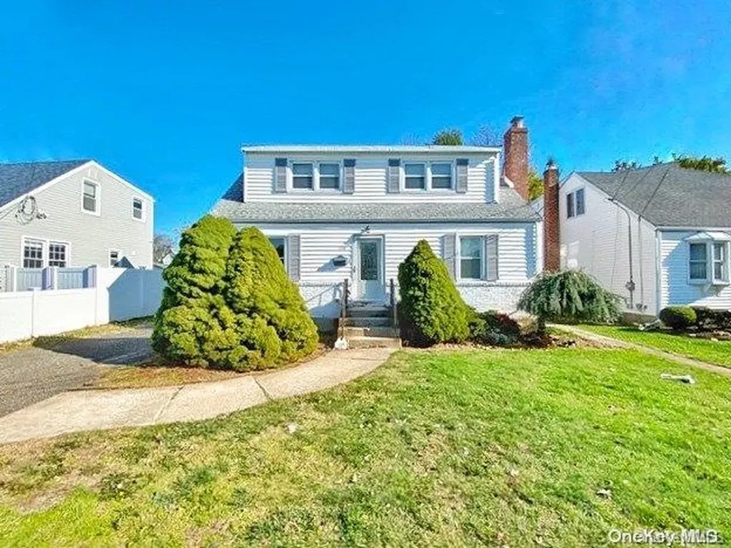 134 N Windhorst Avenue Bethpage NY 11714
