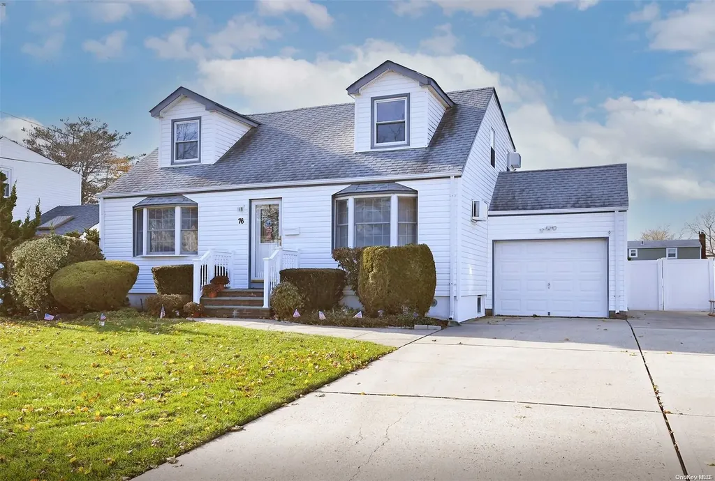 76 Cedar Drive Farmingdale NY 11735