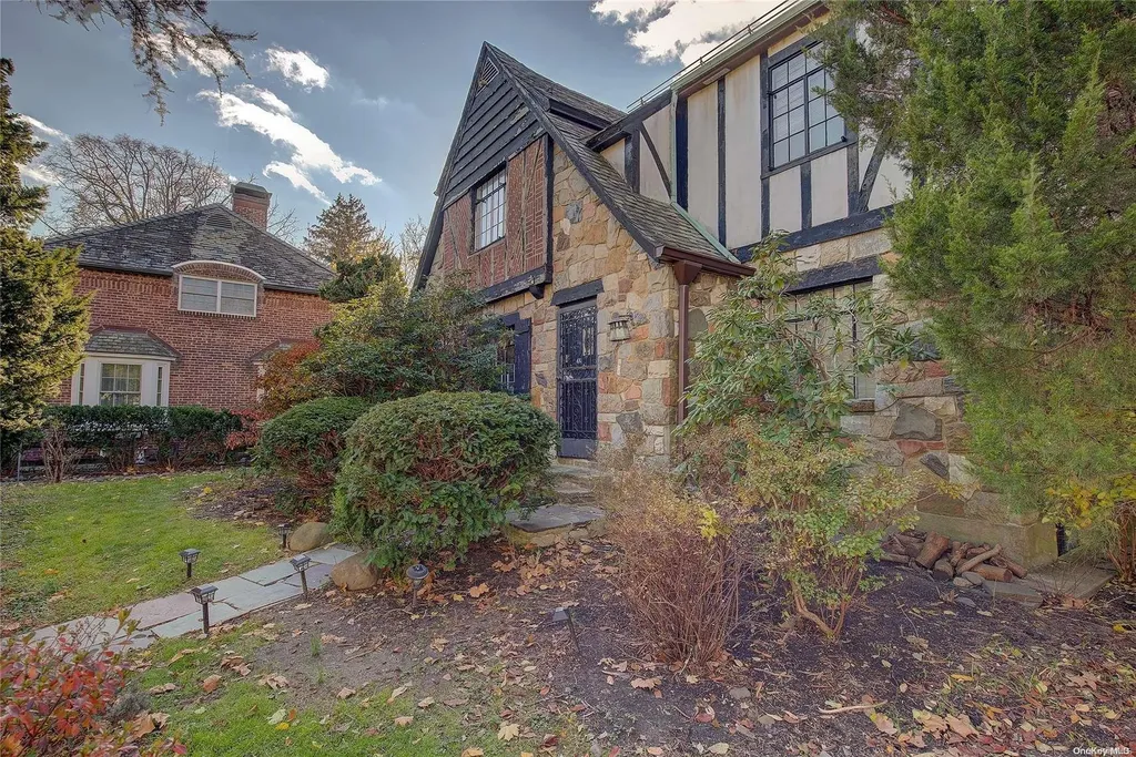 710 Parsons Boulevard Whitestone NY 11357