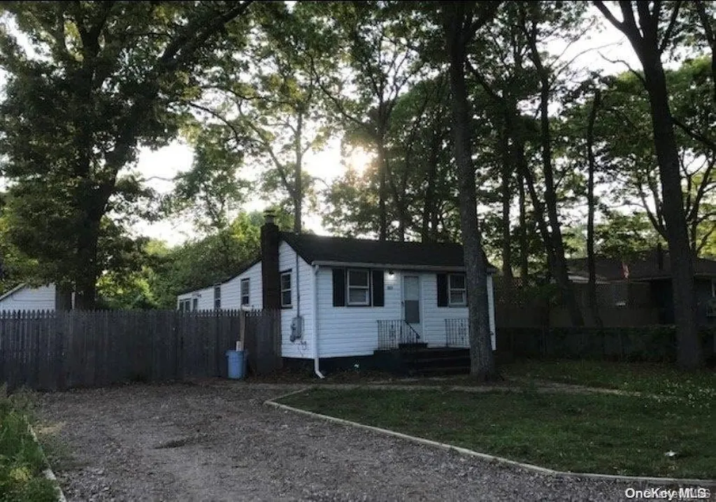 212 Monroe Drive Mastic Beach NY 11951