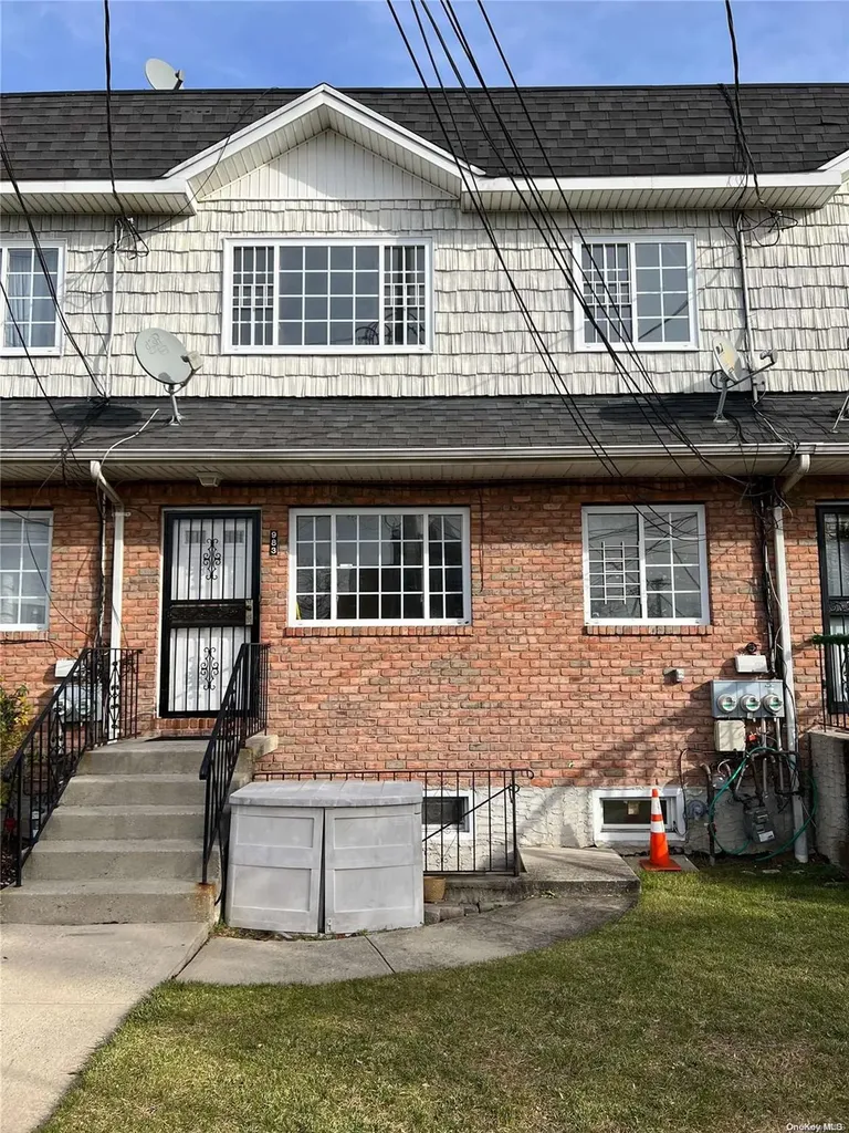 983 Lincoln Avenue Brooklyn NY 11208