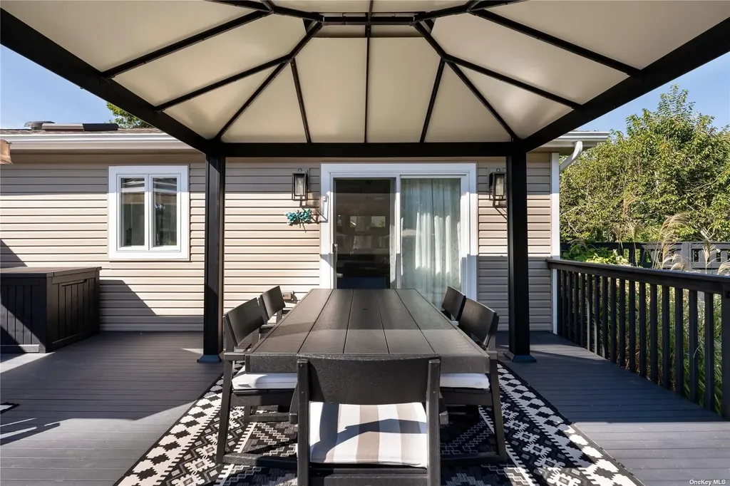 60 Lynncliff Road Hampton Bays NY 11946