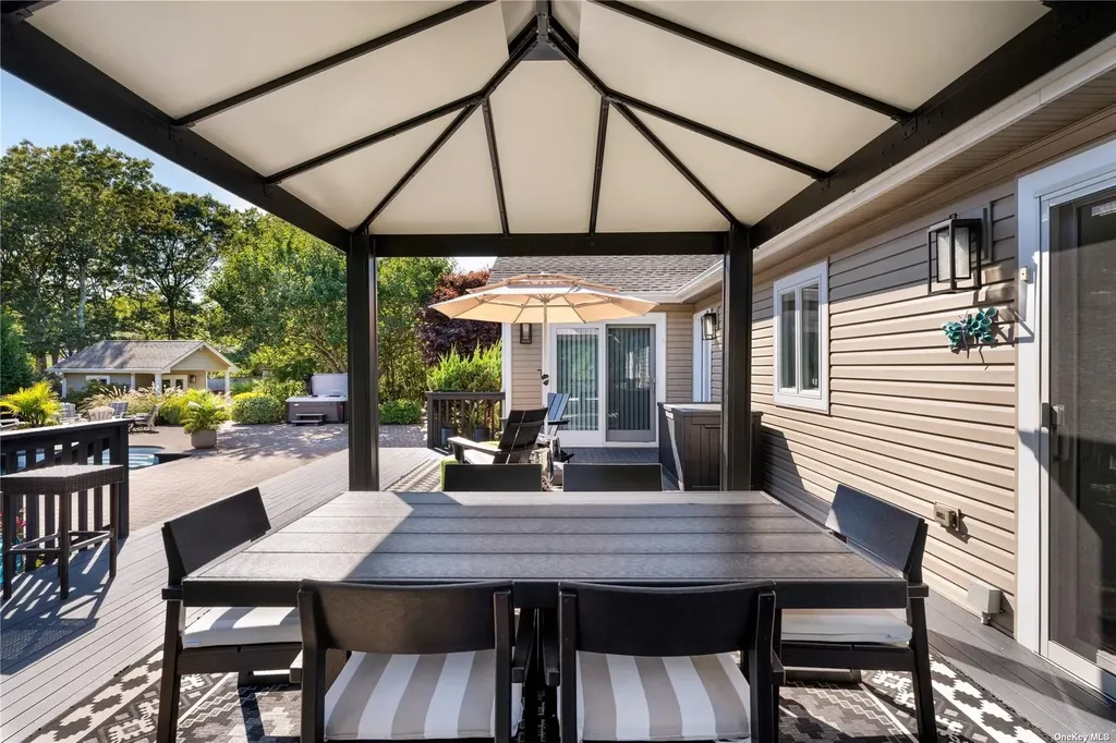 60 Lynncliff Road Hampton Bays NY 11946