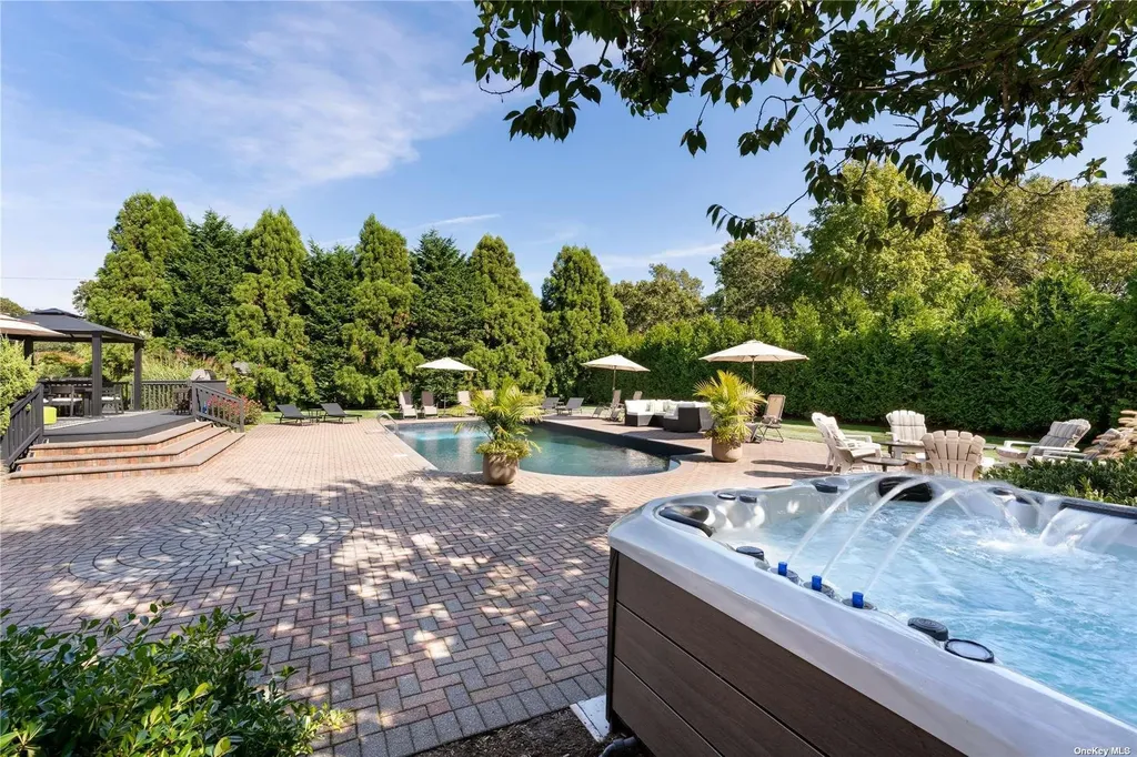 60 Lynncliff Road Hampton Bays NY 11946