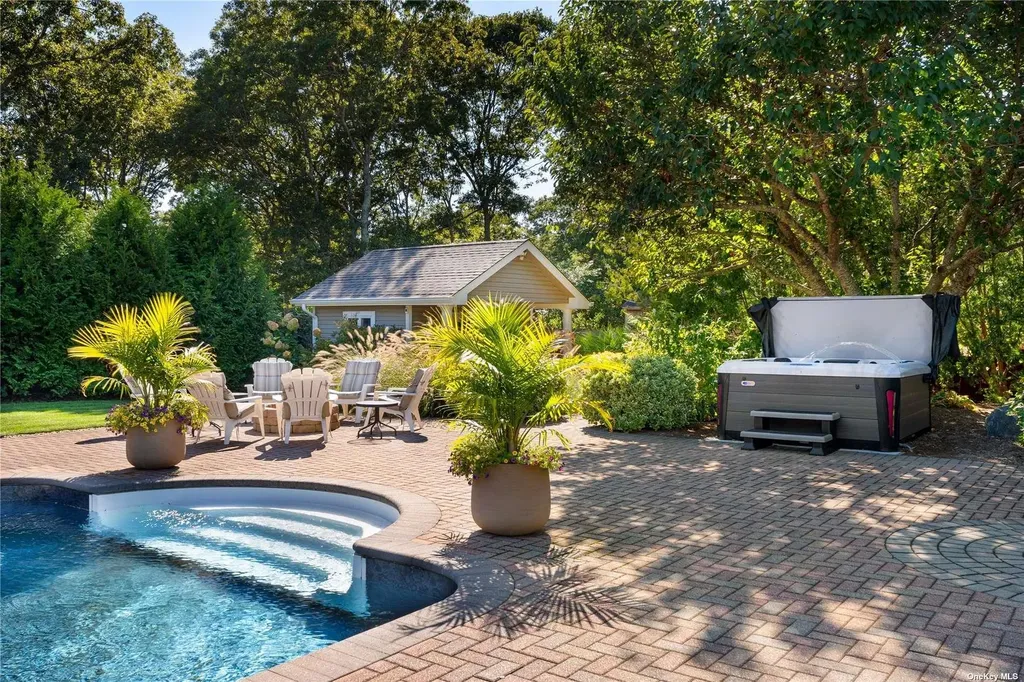 60 Lynncliff Road Hampton Bays NY 11946