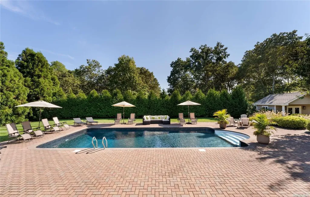 60 Lynncliff Road Hampton Bays NY 11946