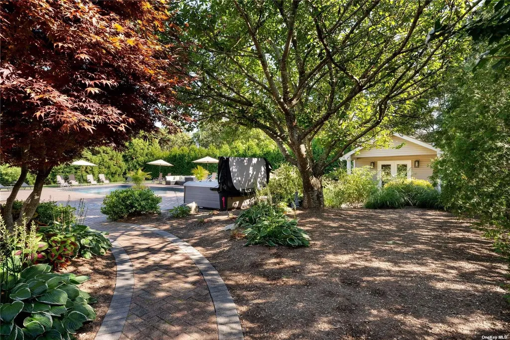 60 Lynncliff Road Hampton Bays NY 11946