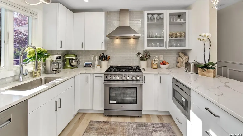 60 Lynncliff Road Hampton Bays NY 11946