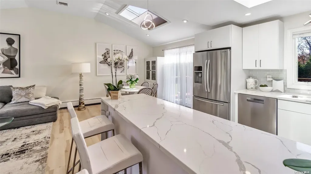 60 Lynncliff Road Hampton Bays NY 11946