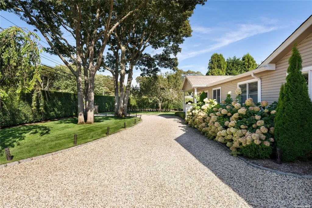 60 Lynncliff Road Hampton Bays NY 11946