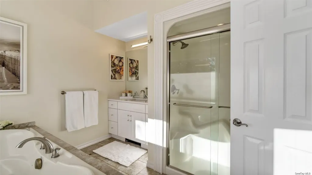 60 Lynncliff Road Hampton Bays NY 11946