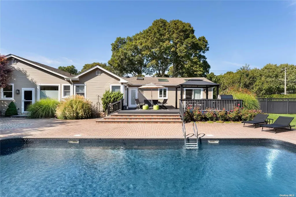 60 Lynncliff Road Hampton Bays NY 11946