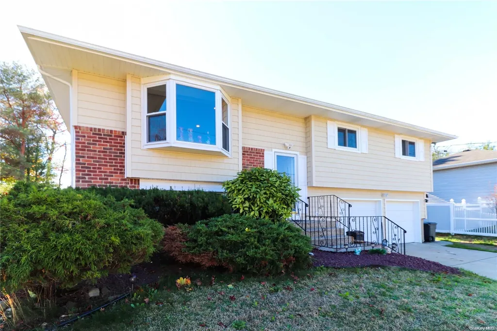 26 Sunburst Drive Deer Park NY 11729