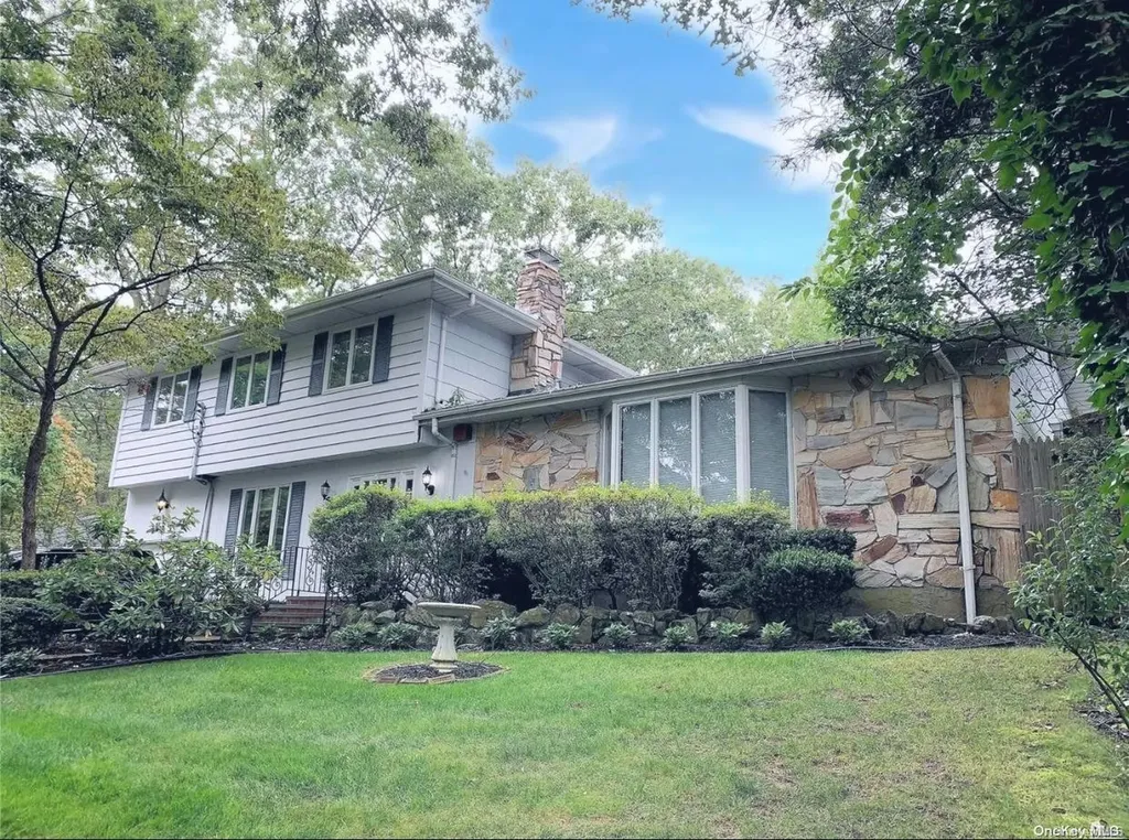 8 Hazel Drive Smithtown NY 11787