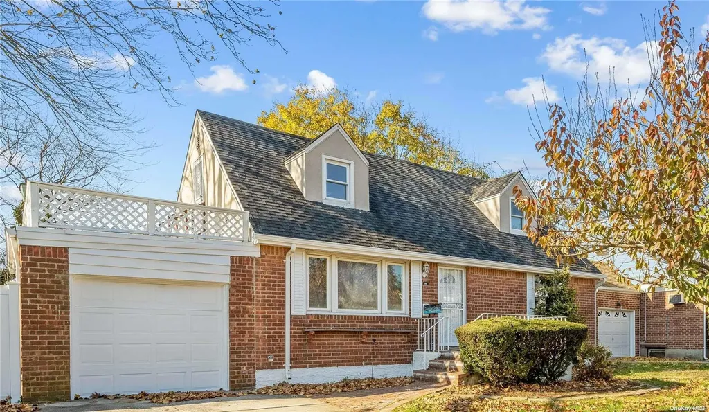 1 Terrace Court Albertson NY 11507