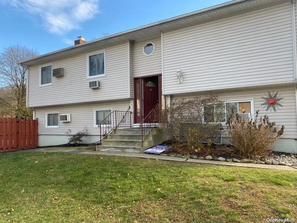 11 Phyllis Drive Pomona NY 10970