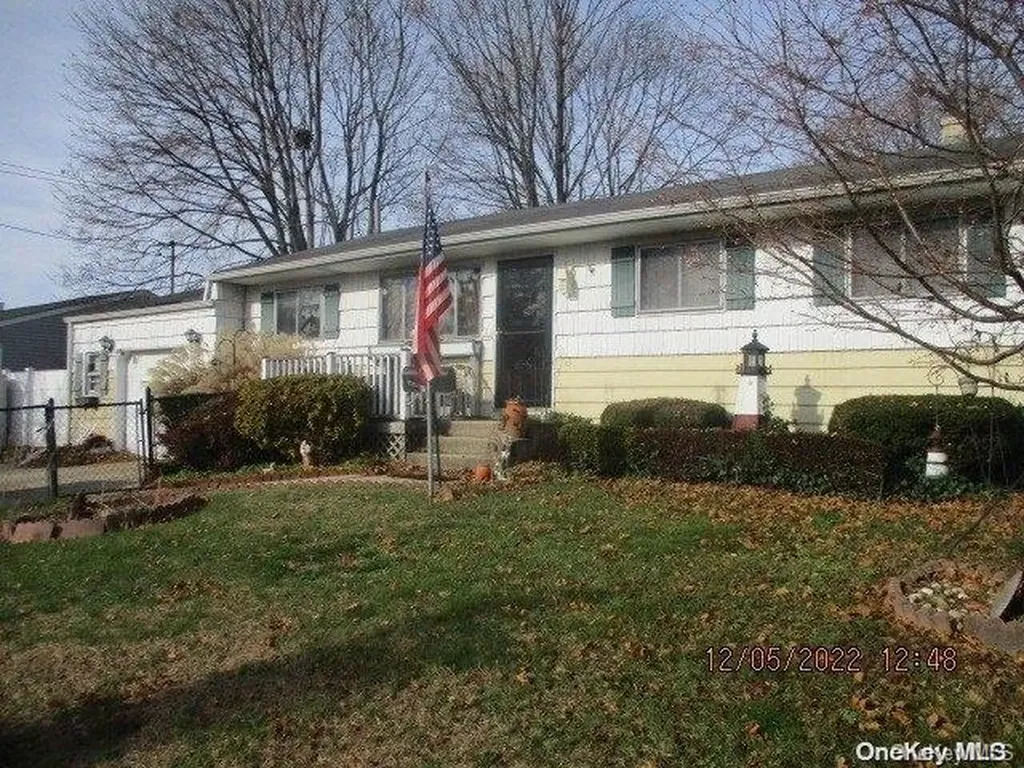 197 Elm Drive Bay Shore NY 11706