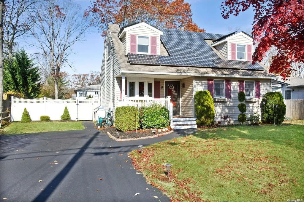41 Floradora Drive Mastic NY 11950