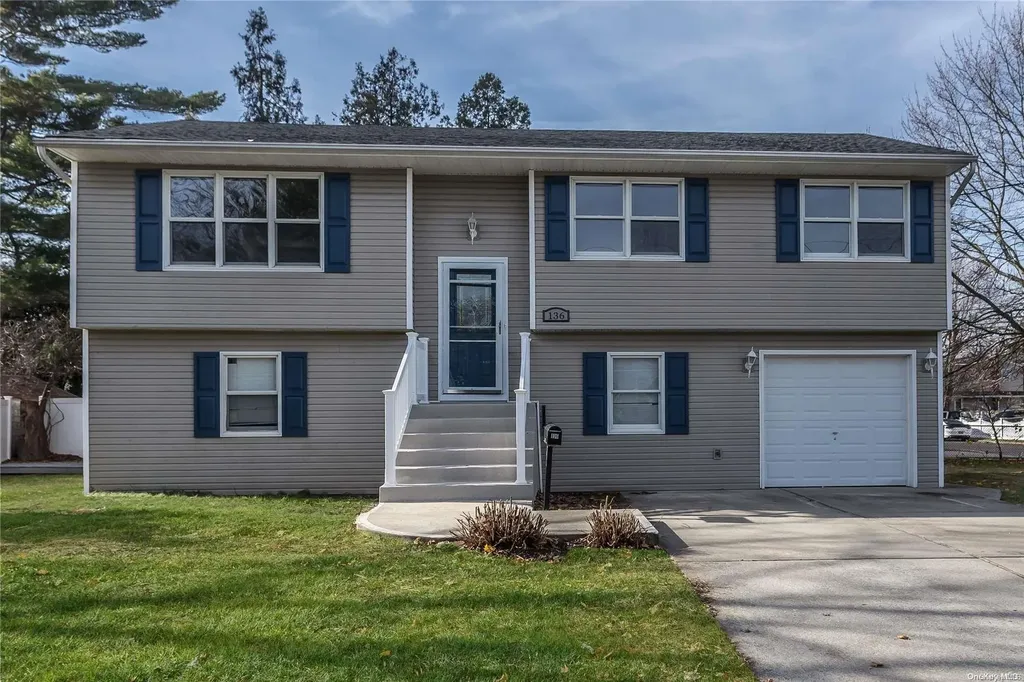 136 Bishop Road West Babylon NY 11704