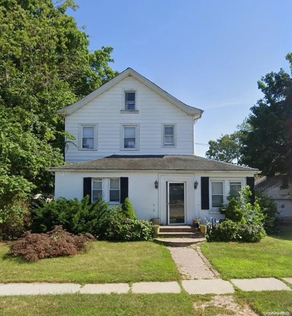 46 Leonard Avenue Freeport NY 11520