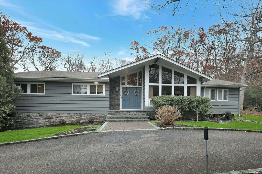 35 Astro Place Dix Hills NY 11746