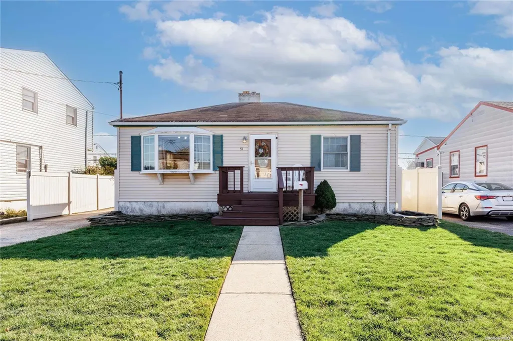 51 Overton Street Freeport NY 11520