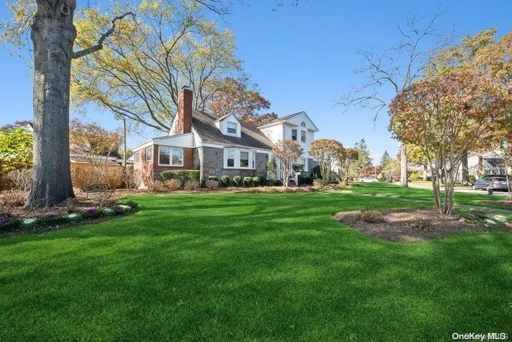 1678 Fenimore Road Hewlett NY 11557