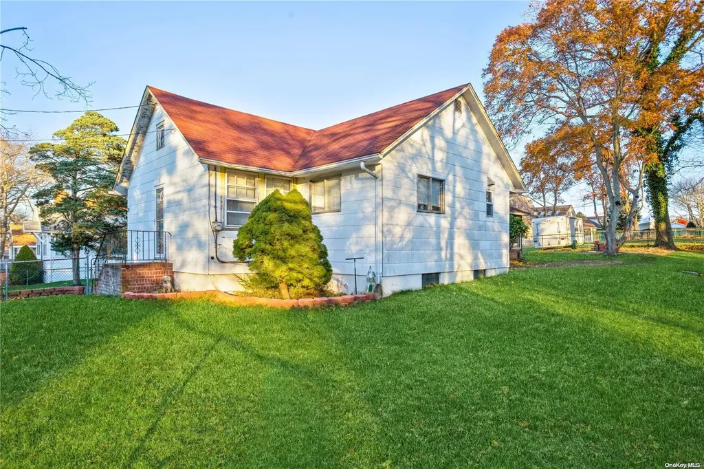 31 Elm Road Rocky Point NY 11778