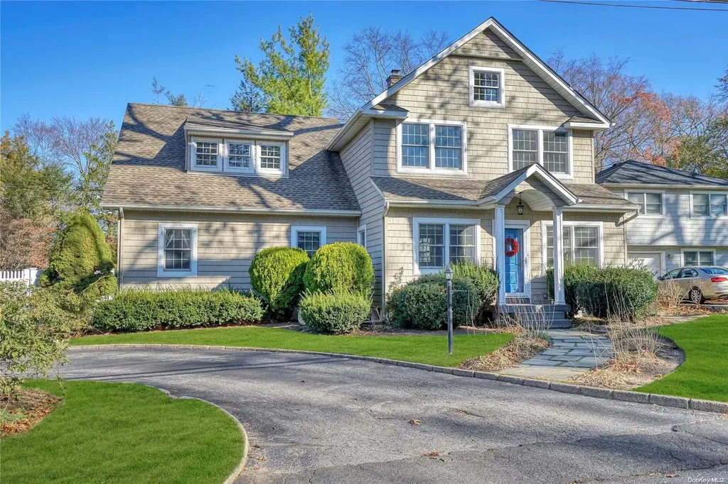 28 Sheppard Lane Huntington NY 11743