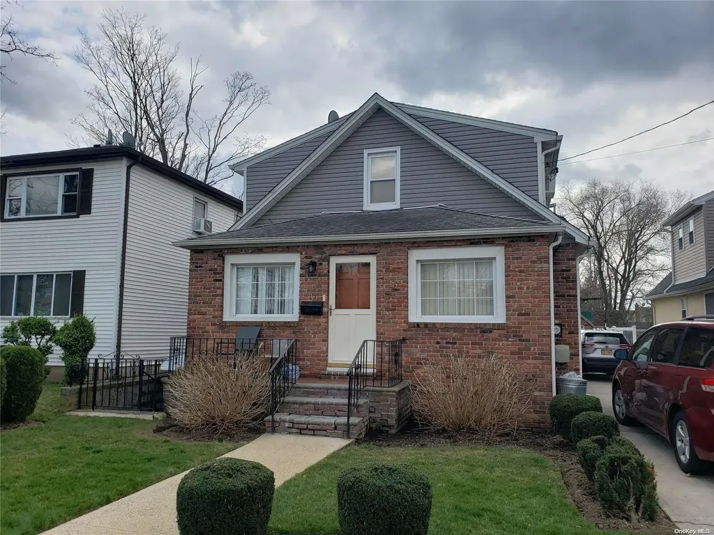 194 W Graham Avenue Hempstead NY 11550