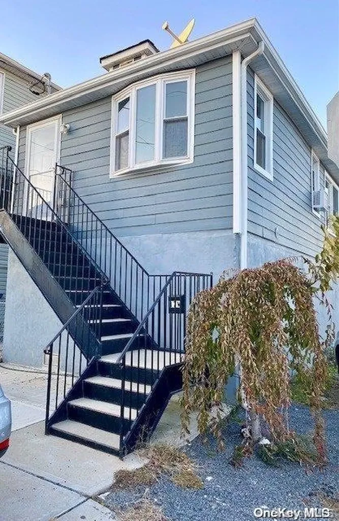 17 W 10th Road Broad Channel NY 11693
