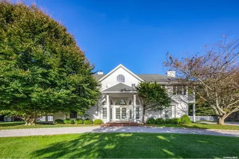 24 Street Marys Lane Amagansett NY 11930