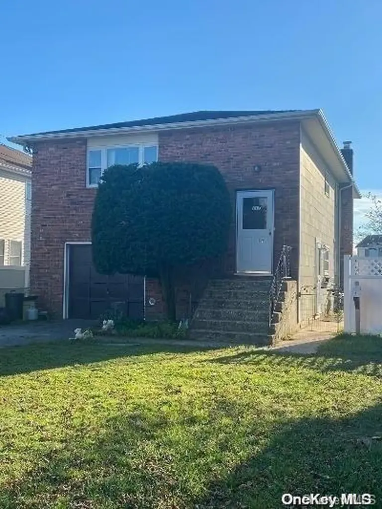 117 Evergreen Avenue Bethpage NY 11714