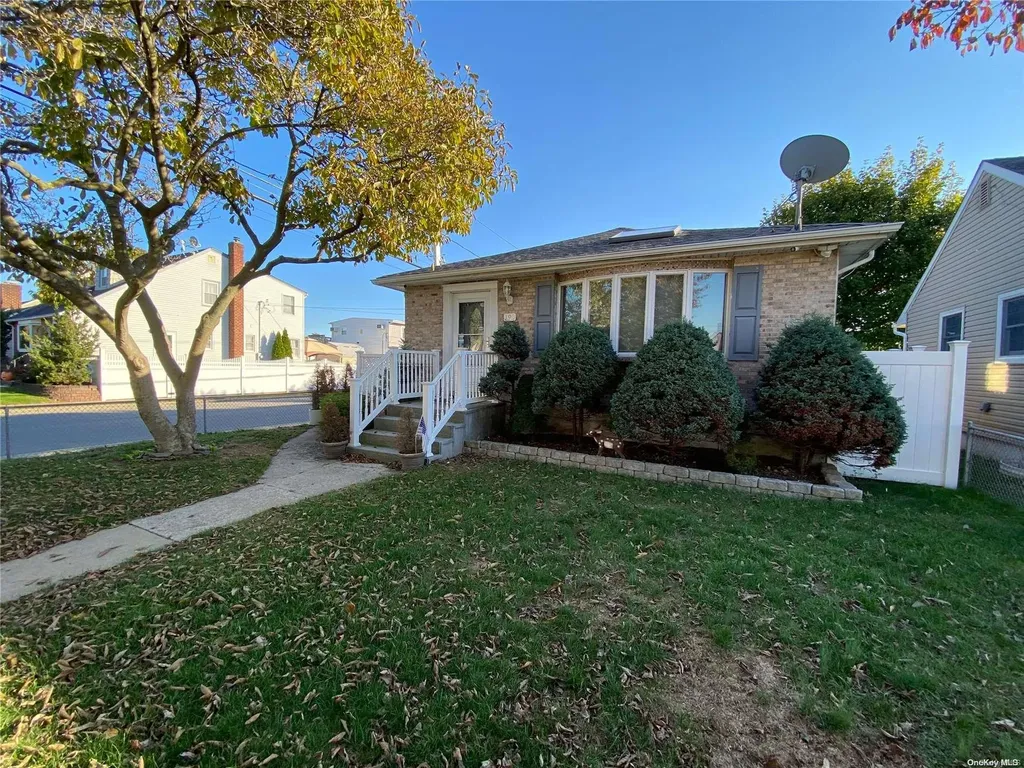 193 Sycamore Avenue Bethpage NY 11714