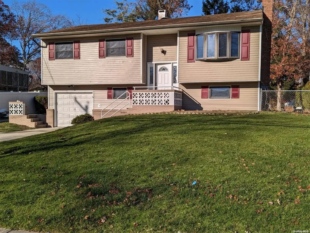 138 Boulevard Avenue West Islip NY 11795