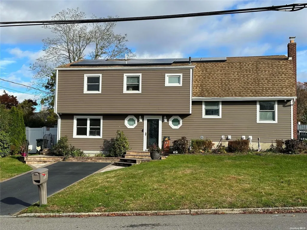43 Park Hill Drive Selden NY 11784