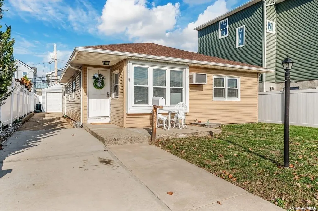 427 E Harrison Street Long Beach NY 11561