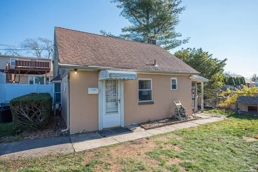 100 Root Avenue Islip NY 11751