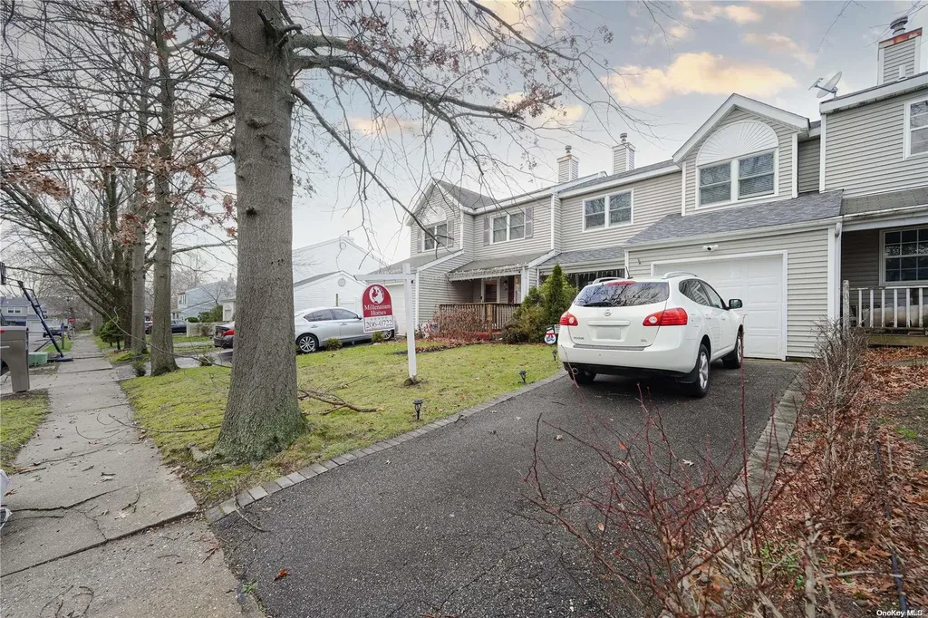 36 Oak Street Central Islip NY 11722