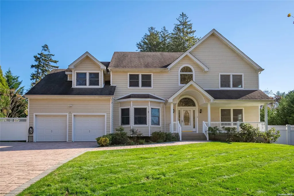 10 Buttonwood Drive Dix Hills NY 11746