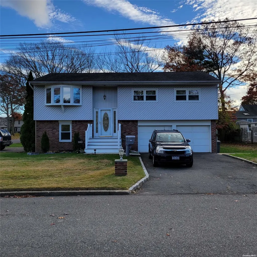 380 Montgomery Avenue West Babylon NY 11704