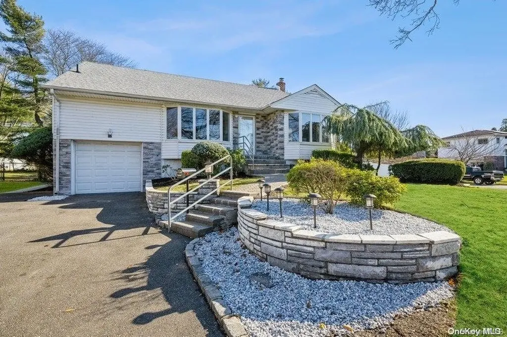 12 Clinton Lane Jericho NY 11753