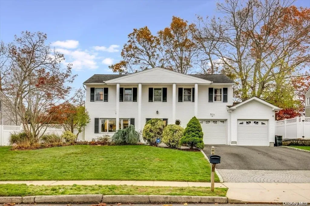 16 Wesleyan Road Commack NY 11725