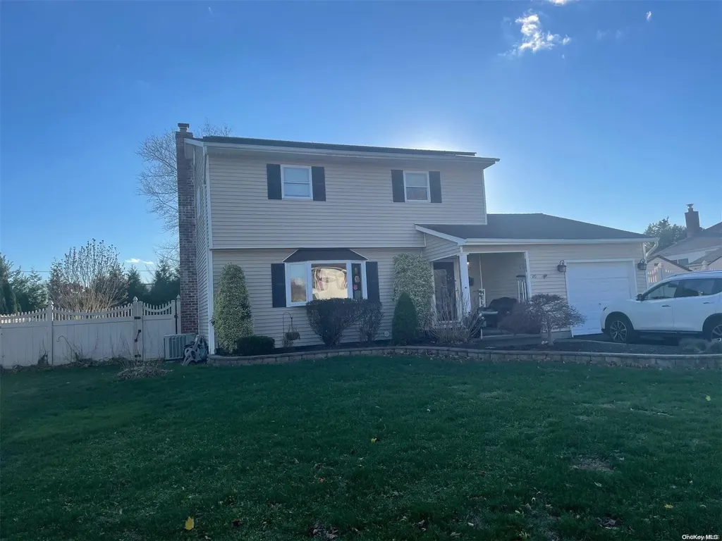 20 Seneca Drive Commack NY 11725