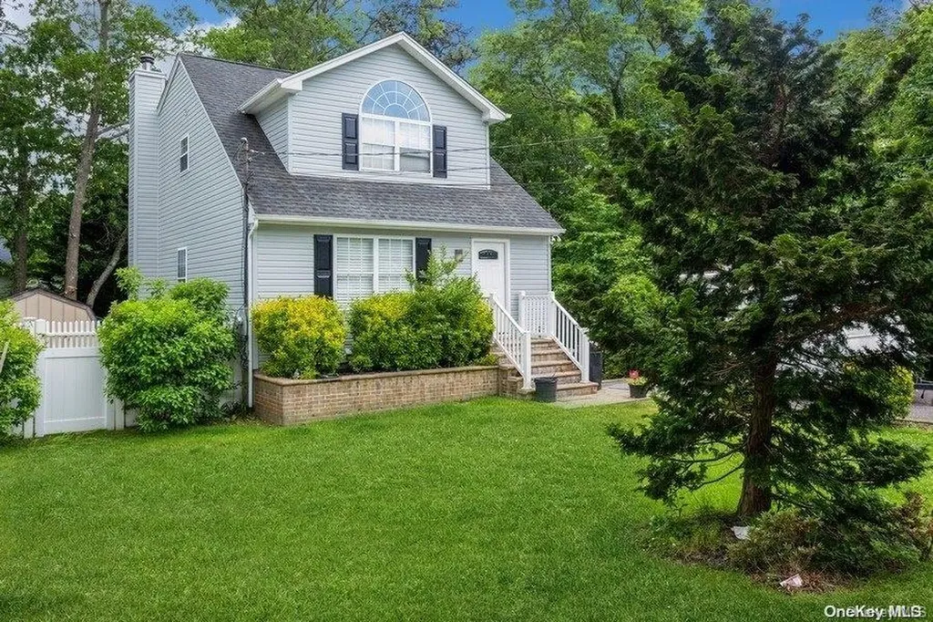 5 Hayden Street Patchogue NY 11772