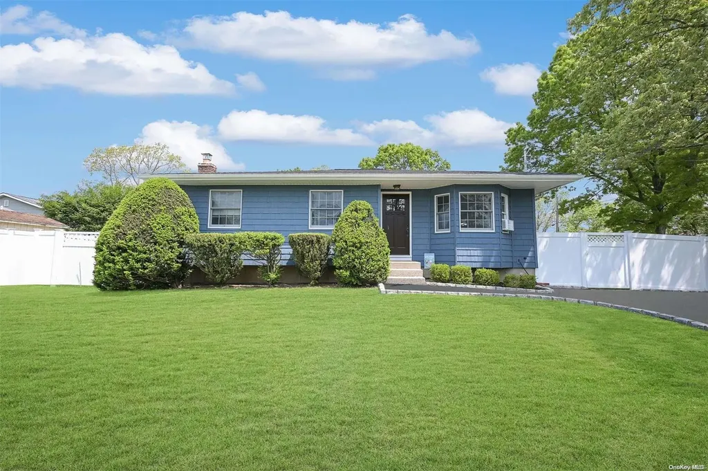1 Elgin Street Mastic NY 11950