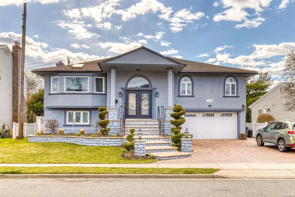 773 Daniel Street Valley Stream NY 11581