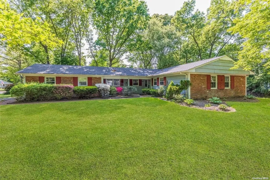 22 Barker Drive Stony Brook NY 11790