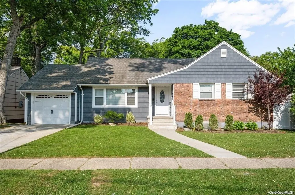 23 King Street Freeport NY 11520